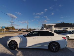 BMW 320i Advantage