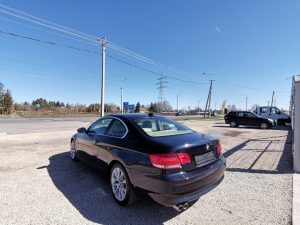 BMW 325i xDrive Coupe