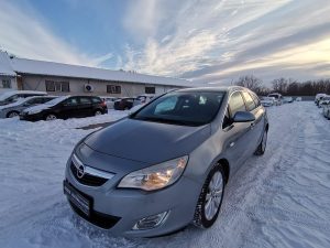 OPEL ASTRA J Sports Tourer 1.6 Cosmo