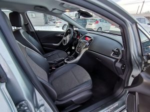 OPEL ASTRA J Sports Tourer 1.6 Cosmo