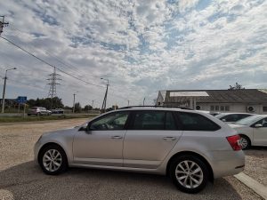 SKODA OCTAVIA Combi 2.0 CR TDI Style DSG